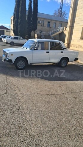 LADA (VAZ) 2107-2
