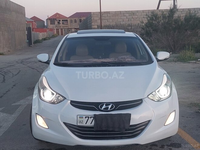 Hyundai Elantra-1