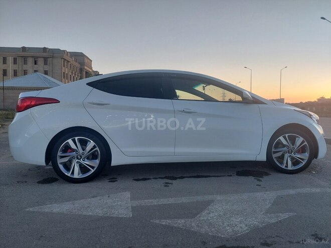 Hyundai Elantra-5