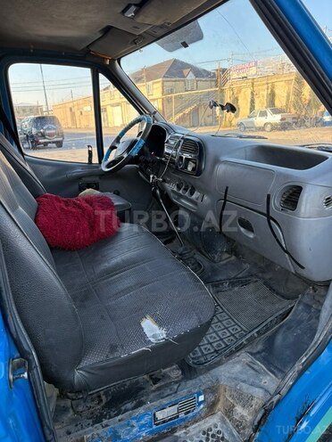 Ford Transit-6