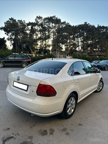 Volkswagen Polo-7