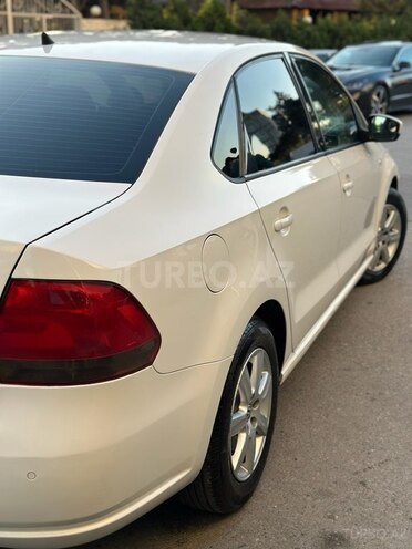 Volkswagen Polo-8