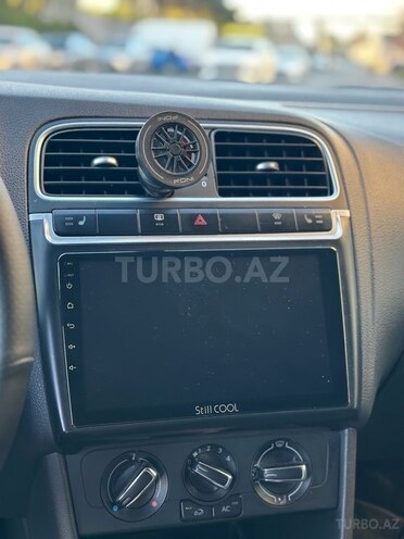 Volkswagen Polo-12