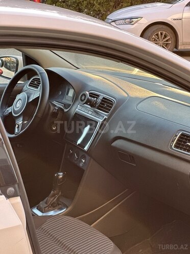 Volkswagen Polo-9