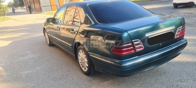 Mercedes E 270-5