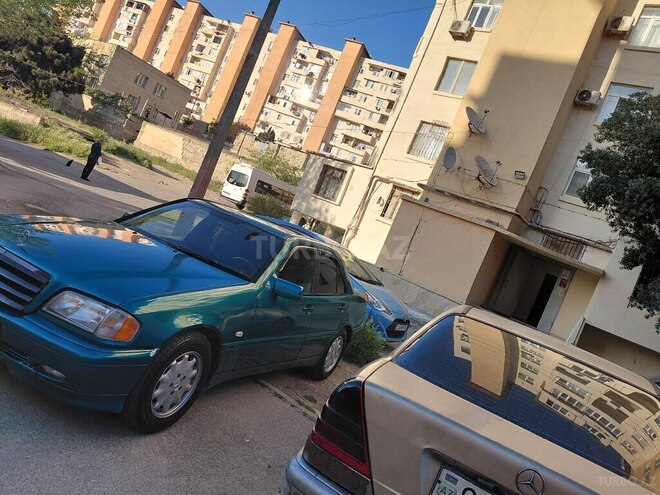 Mercedes C 220-11