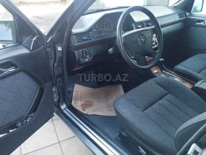 Mercedes E 220-7