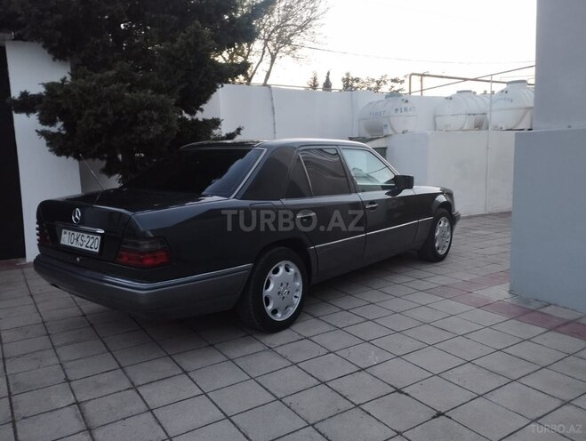 Mercedes E 220-3