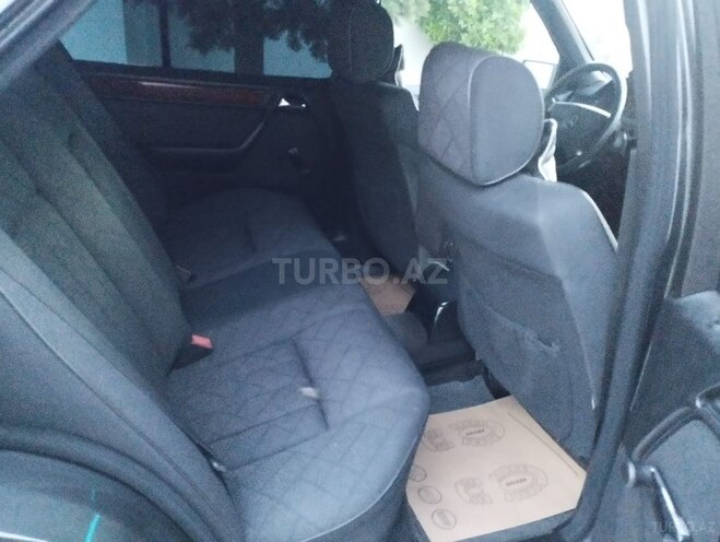 Mercedes E 220-9