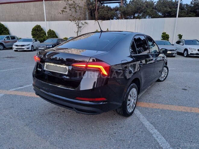 Skoda Rapid-2