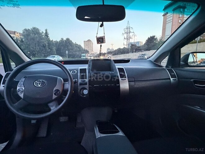 Toyota Prius-10
