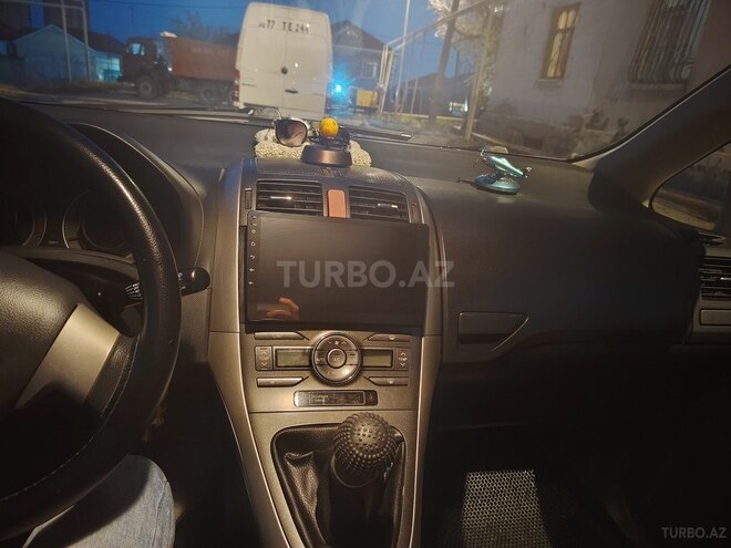 Toyota Auris-5