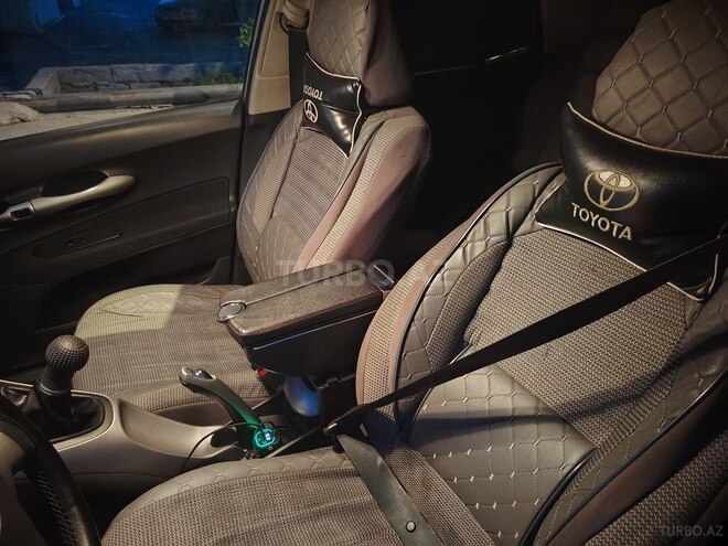 Toyota Auris-10