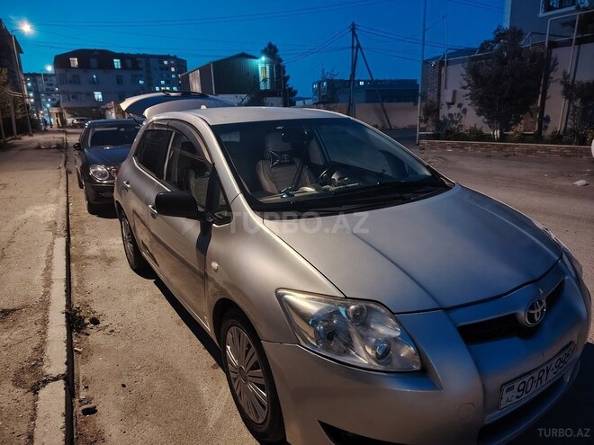 Toyota Auris-4