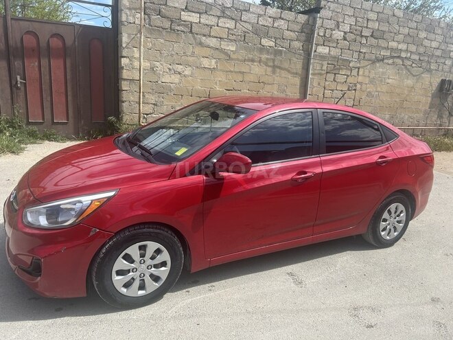 Hyundai Accent-2