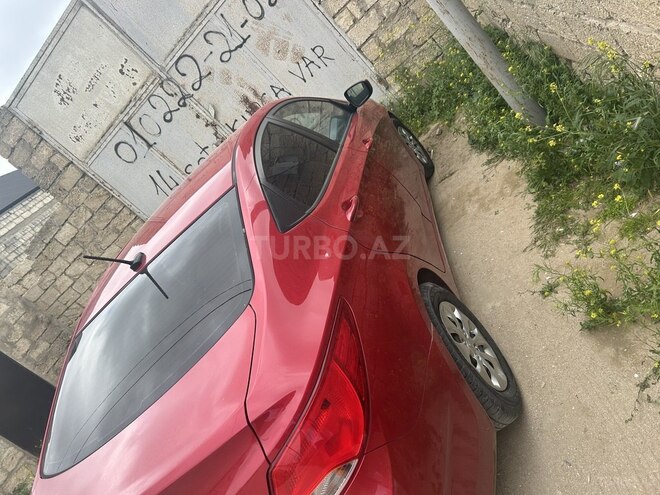 Hyundai Accent-10