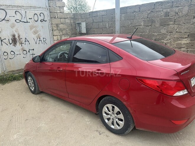 Hyundai Accent-6