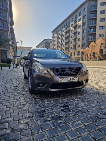 Nissan Sunny-1