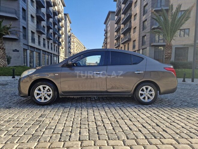 Nissan Sunny-5