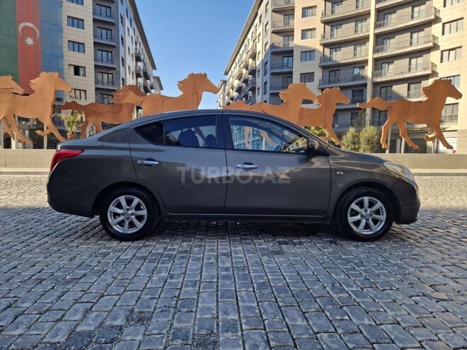Nissan Sunny-6