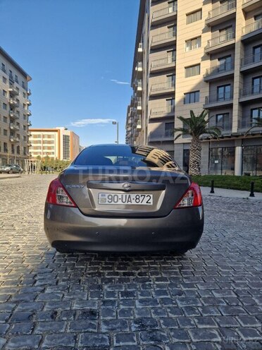Nissan Sunny-4