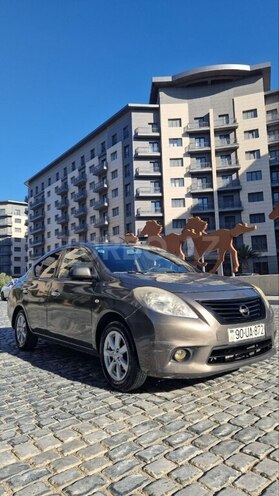 Nissan Sunny-3