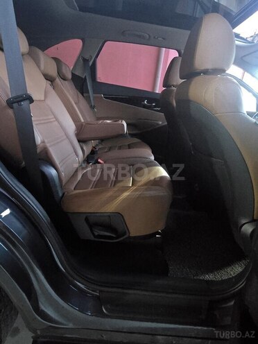 Kia Sorento-12