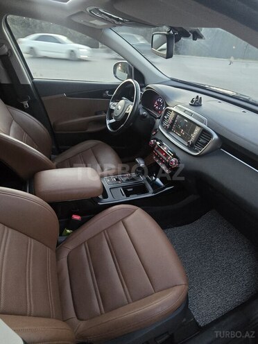 Kia Sorento-16