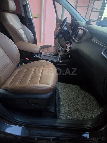 Kia Sorento-15