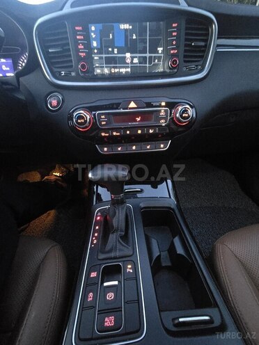 Kia Sorento-19