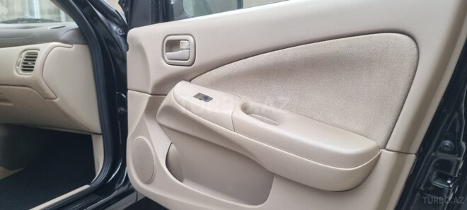 Nissan Sunny-17