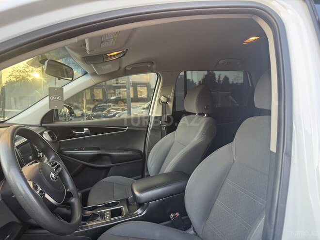 Kia Sorento-18