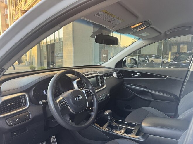 Kia Sorento-17