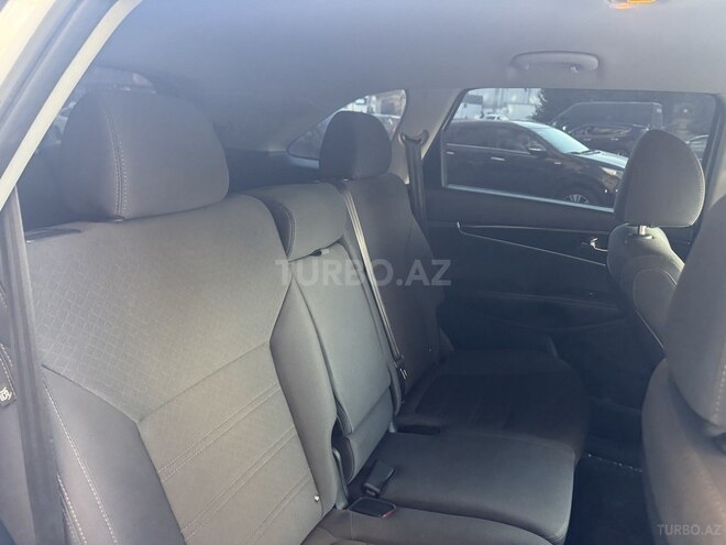 Kia Sorento-24