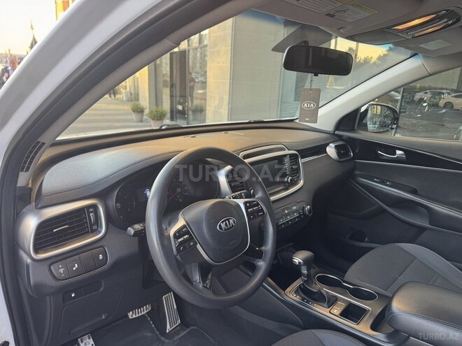 Kia Sorento-16