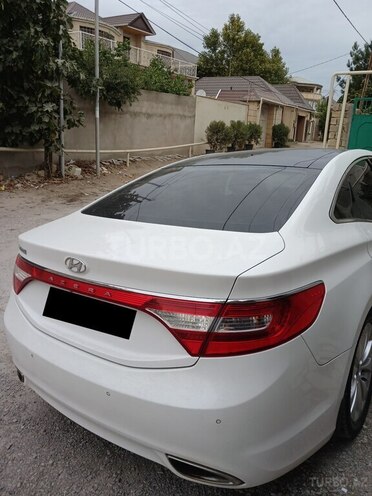 Hyundai Azera-9