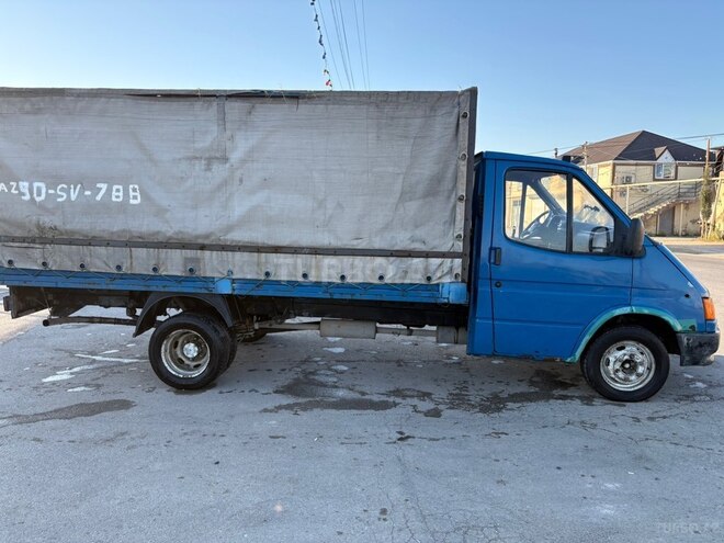 Ford Transit-3