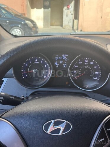 Hyundai Elantra-6