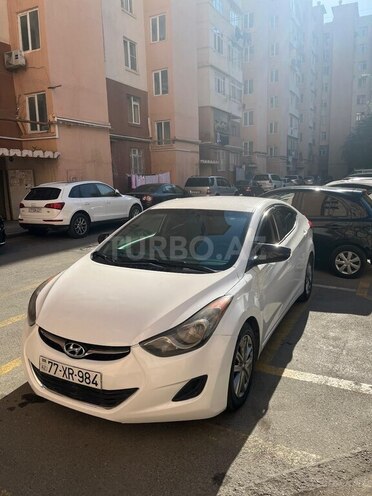 Hyundai Elantra-1
