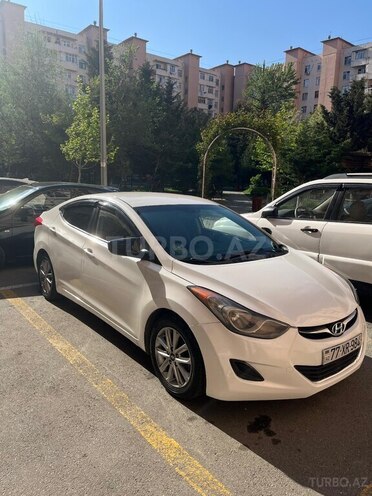 Hyundai Elantra-5