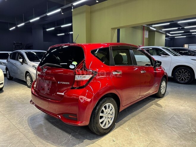 Nissan Note-7