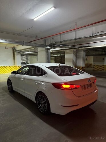 Hyundai Avante-4