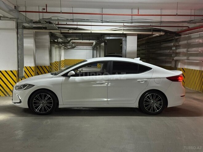 Hyundai Avante-5
