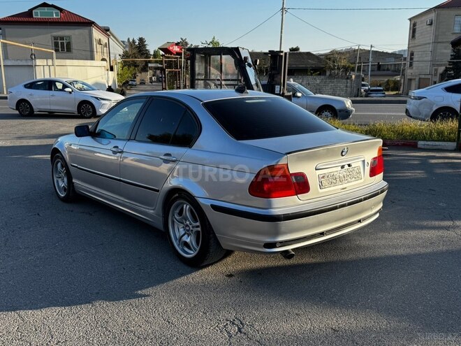 BMW 318-8
