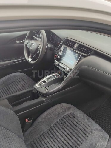 Honda Insight-11