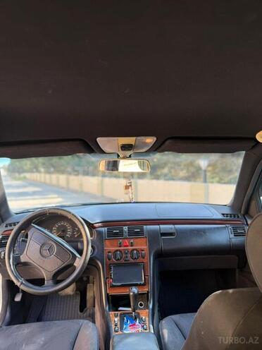 Mercedes E 220-6