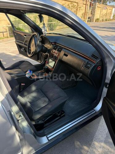 Mercedes E 220-5