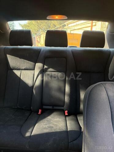 Mercedes E 220-10