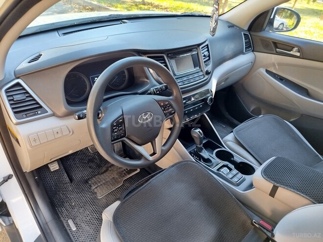 Hyundai Tucson-12