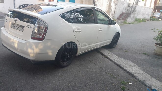 Toyota Prius-5